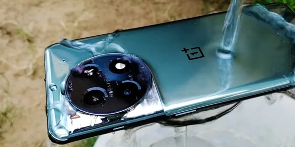 Oneplus Mobile Water Damage 